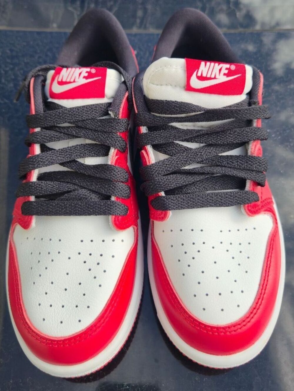 Nike Air Jordan 1 Low OG Chicago Black Toe Sneakers Size 1Y